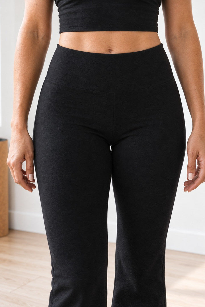Rounded high-rise waistband of the Mini Flare Pants 32" in the Fall Set